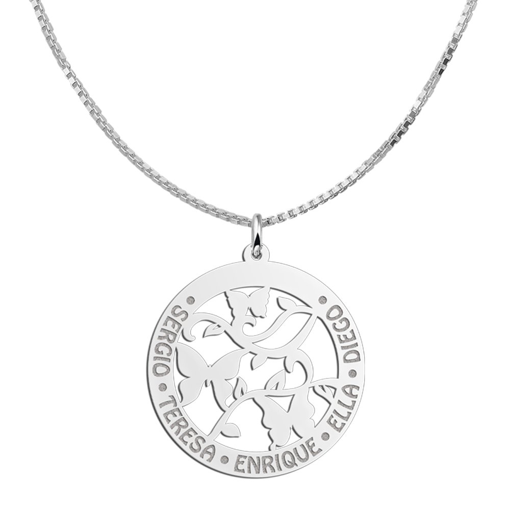 Zilveren Ronde Hanger met Vlinders en Namen | Names4ever - draagvoorbeeld met optionele ketting