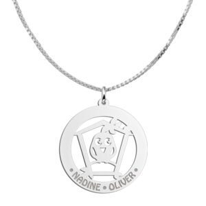 Zilveren Ronde Hanger met Vogelhuisje en Namen | Names4ever - draagvoorbeeld met optionele ketting